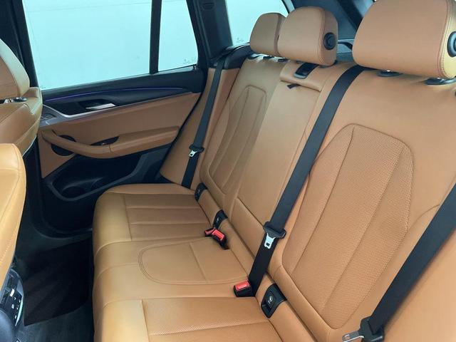 Photo of 2022 Mineral White Metallic BMW X3