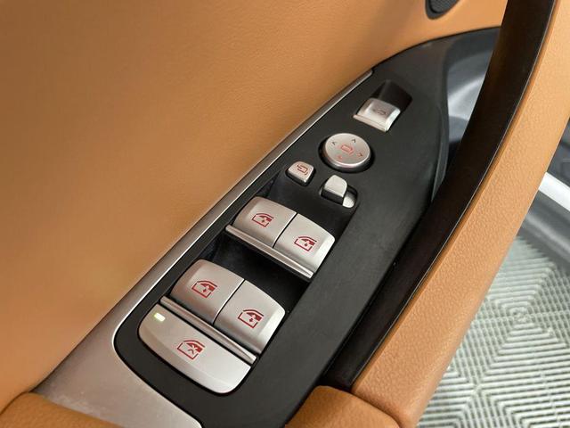 Photo of 2022 Mineral White Metallic BMW X3