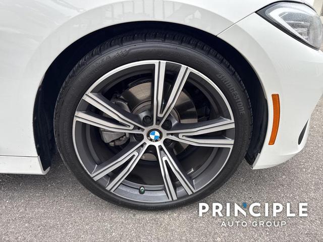 Photo of 2023 Alpine White BMW 430