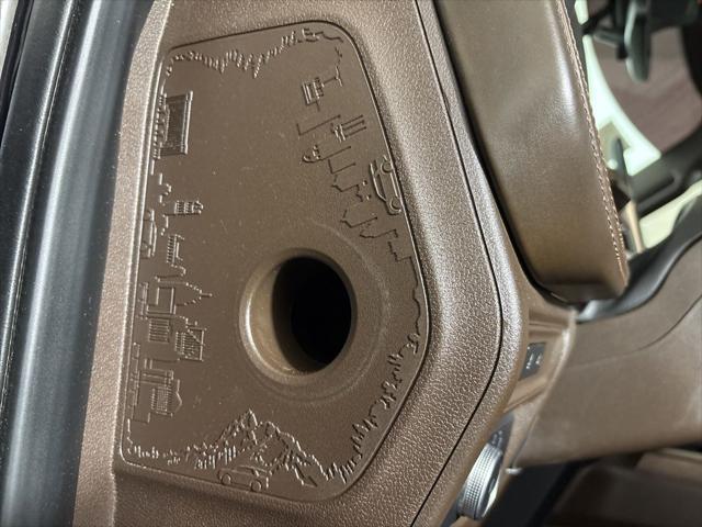 Photo of 2022 Agate Black Metallic Ford Expedition Max