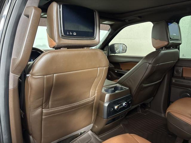 Photo of 2022 Agate Black Metallic Ford Expedition Max
