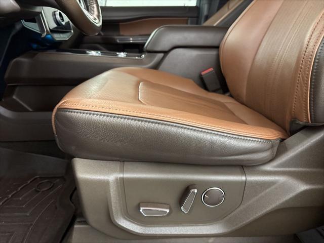 Photo of 2022 Agate Black Metallic Ford Expedition Max