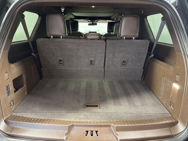 Photo of 2022 Agate Black Metallic Ford Expedition Max
