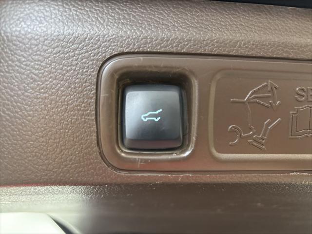 Photo of 2022 Agate Black Metallic Ford Expedition Max