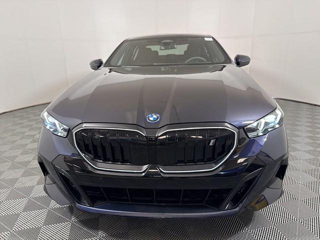 Photo of 2025 Carbon Black Metallic BMW i5
