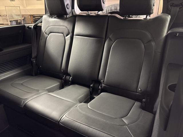 Photo of 2024 Santorini Black Metallic Land Rover Defender