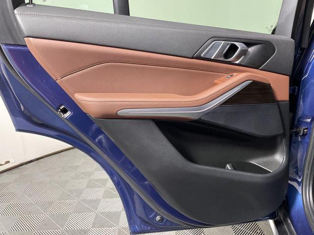 Photo of 2023 Phytonic Blue Metallic BMW X5