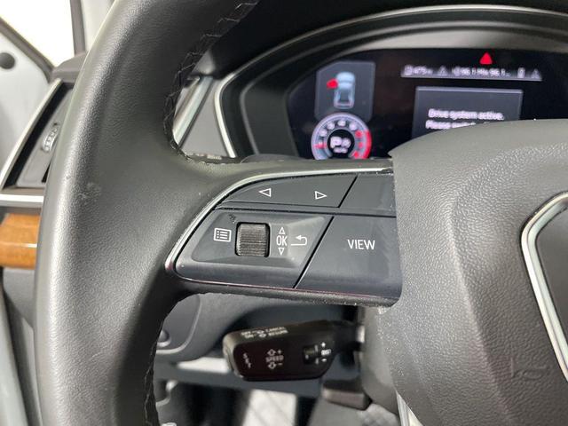 Photo of 2023 Glacier White Audi Q5