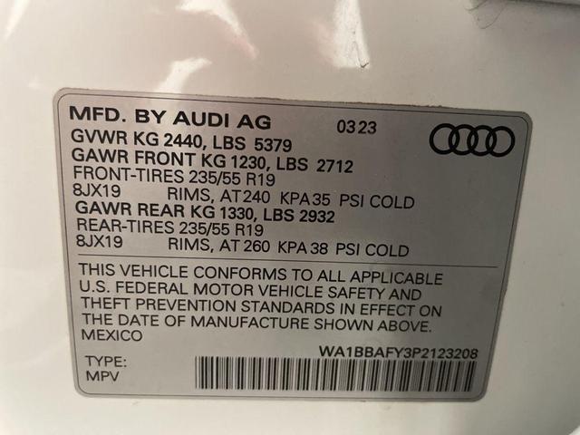 Photo of 2023 Glacier White Audi Q5