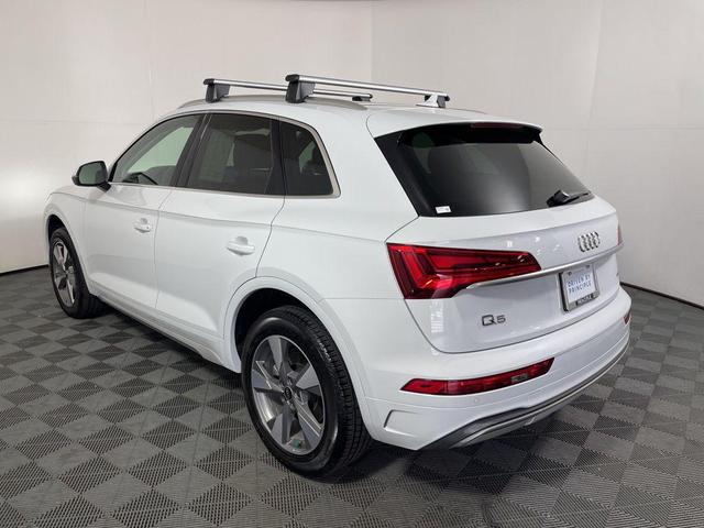 Photo of 2023 Glacier White Audi Q5