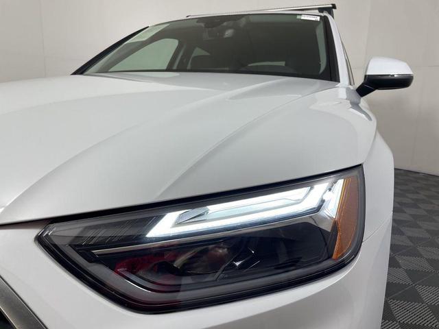Photo of 2023 Glacier White Audi Q5