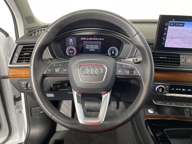 Photo of 2023 Glacier White Audi Q5