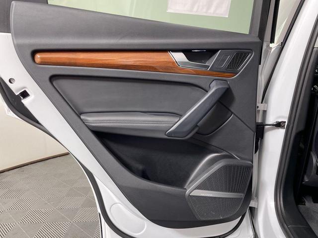 Photo of 2023 Glacier White Audi Q5