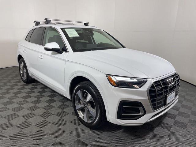 Photo of 2023 Glacier White Audi Q5