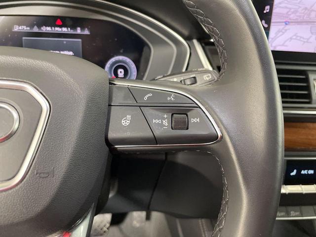 Photo of 2023 Glacier White Audi Q5
