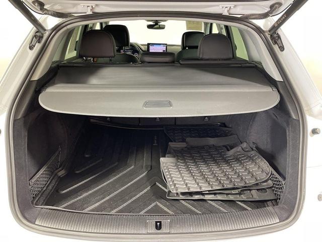Photo of 2023 Glacier White Audi Q5
