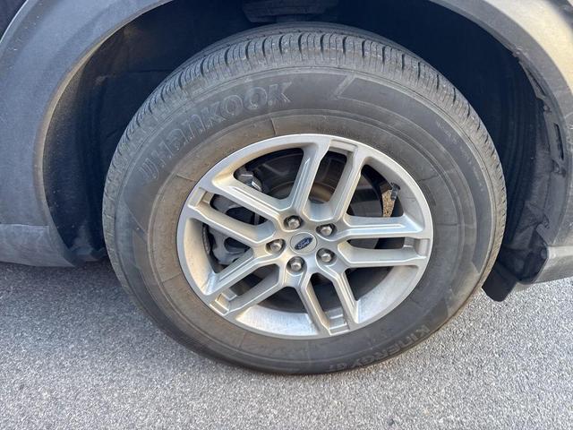 Photo of 2025 Black Metallic Ford Explorer
