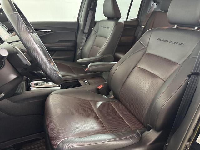 Photo of 2022 Crystal Black Pearl Honda Ridgeline