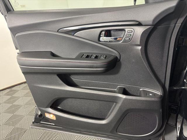 Photo of 2022 Crystal Black Pearl Honda Ridgeline