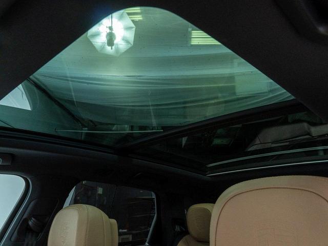 Photo of 2025 White Porsche Cayenne