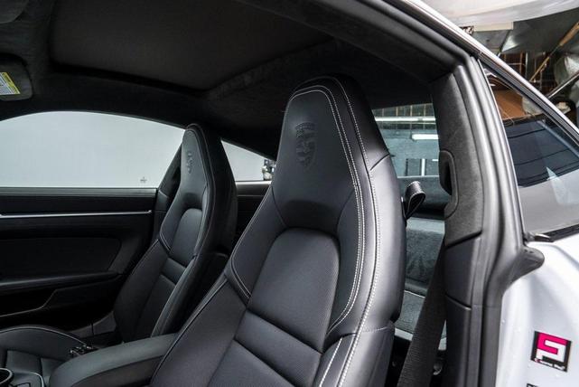 Photo of 2022 Carrara White Metallic Porsche 911