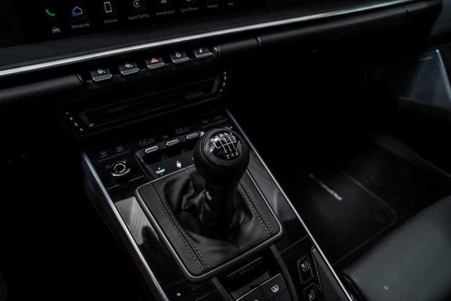 Photo of 2022 Carrara White Metallic Porsche 911