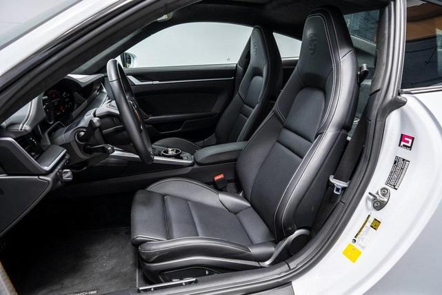 Photo of 2022 Carrara White Metallic Porsche 911