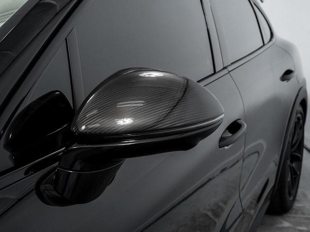 Photo of 2025 Black Metallic Porsche Cayenne