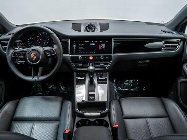 Photo of 2025 Papaya Metallic Porsche Macan