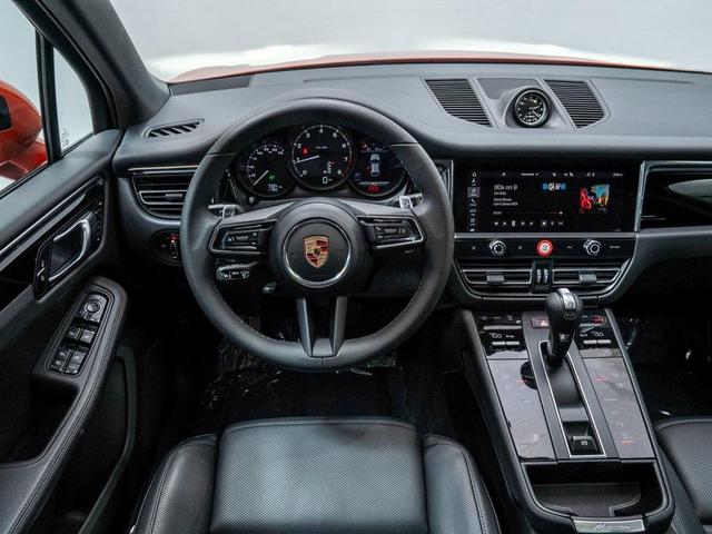 Photo of 2025 Papaya Metallic Porsche Macan