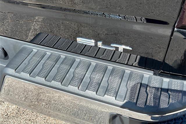 Photo of 2022 Onyx Black GMC Sierra 1500