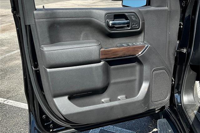Photo of 2022 Onyx Black GMC Sierra 1500