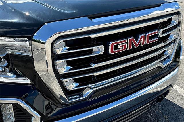 Photo of 2022 Onyx Black GMC Sierra 1500