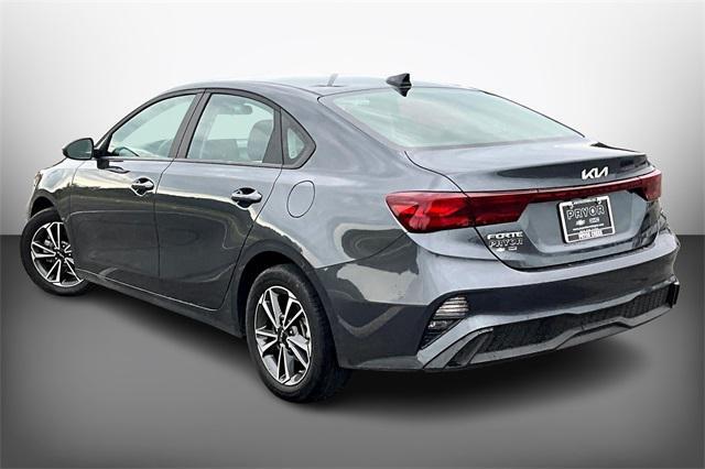 Photo of 2024 Gravity Gray Kia Forte