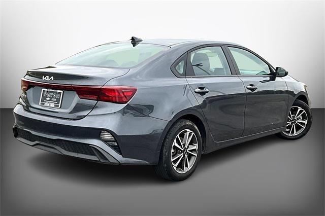 Photo of 2024 Gravity Gray Kia Forte