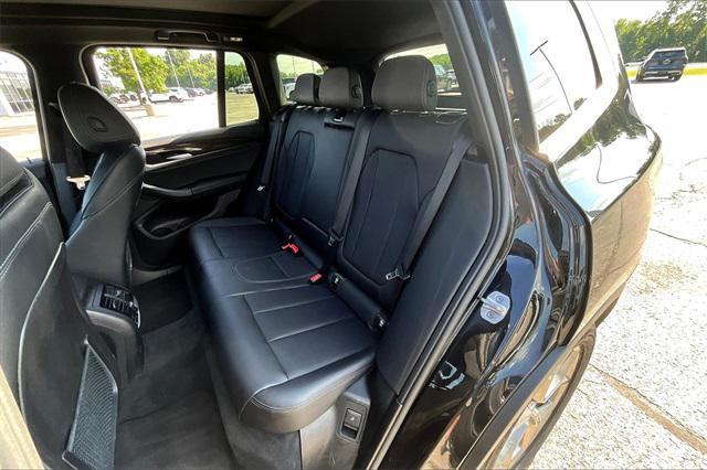 Photo of 2022 Black Sapphire Metallic BMW X3