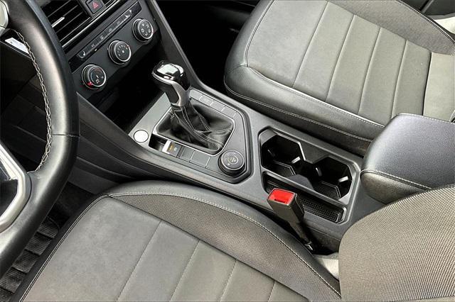Photo of 2022 Kings Red Metallic Volkswagen Taos