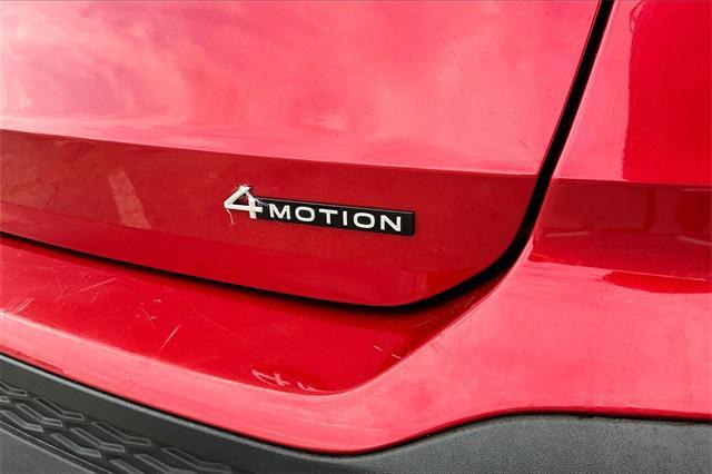 Photo of 2022 Kings Red Metallic Volkswagen Taos