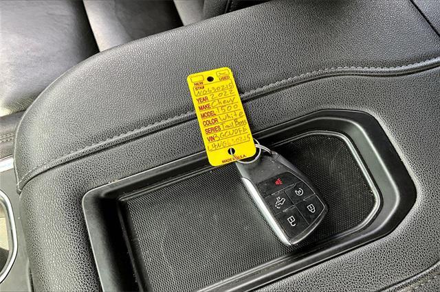 Photo of 2022 Summit White Chevrolet Silverado 1500