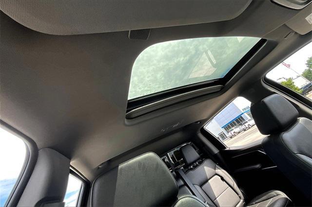 Photo of 2022 Summit White Chevrolet Silverado 1500