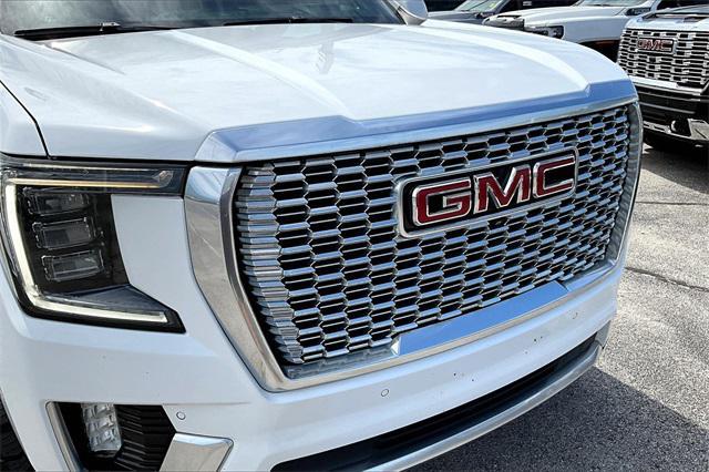 Photo of 2021 Summit White GMC Yukon