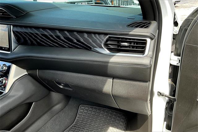 Photo of 2021 Summit White GMC Yukon