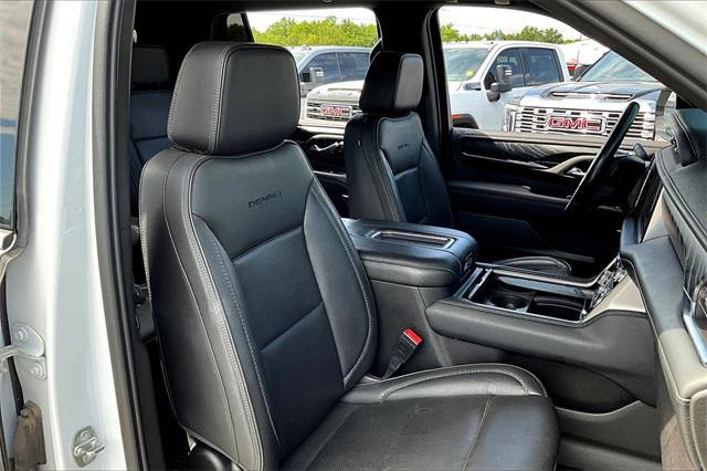 Photo of 2021 Summit White GMC Yukon