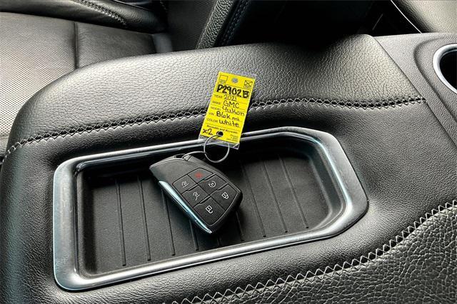 Photo of 2021 Summit White GMC Yukon