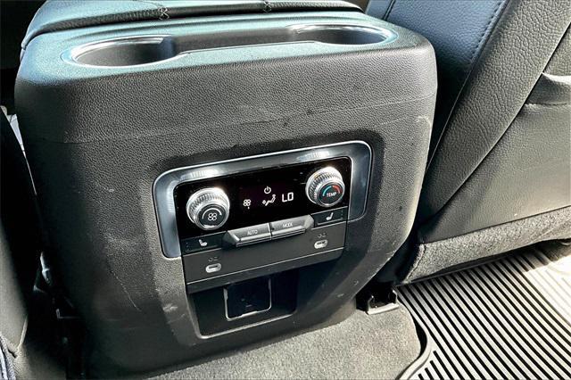 Photo of 2021 Summit White GMC Yukon