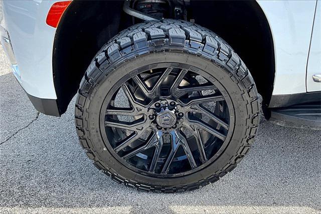 Photo of 2021 Summit White GMC Yukon