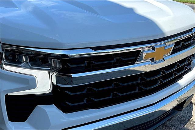 Photo of 2023 Summit White Chevrolet Silverado 1500