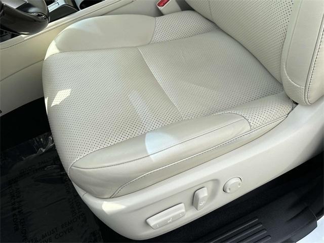 Photo of 2022 Starfire Pearl Lexus GX 460