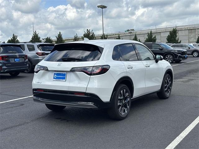 Photo of 2026 Platinum White Pearl Honda HR-V