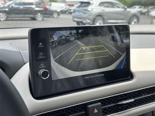 Photo of 2026 Platinum White Pearl Honda HR-V